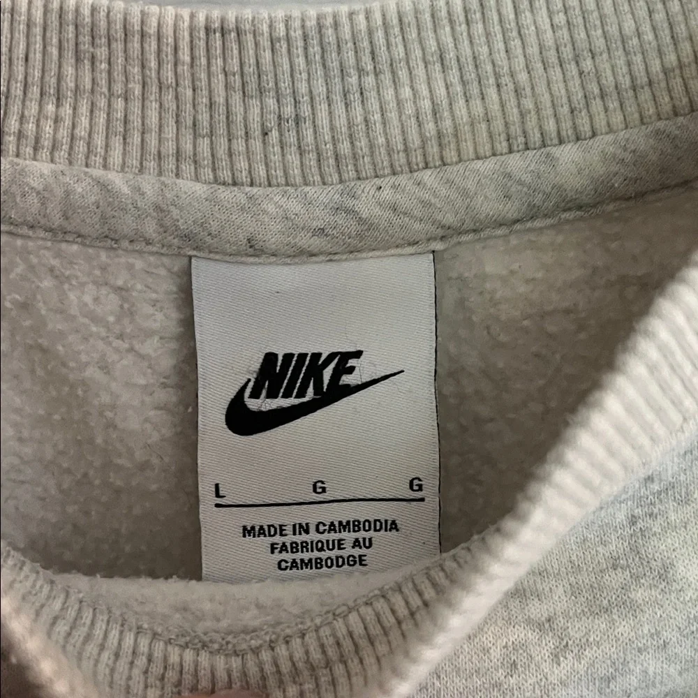 Vintage Kids Nike Gray Crewneck Sweatshirt with Swoosh Logo, Large.